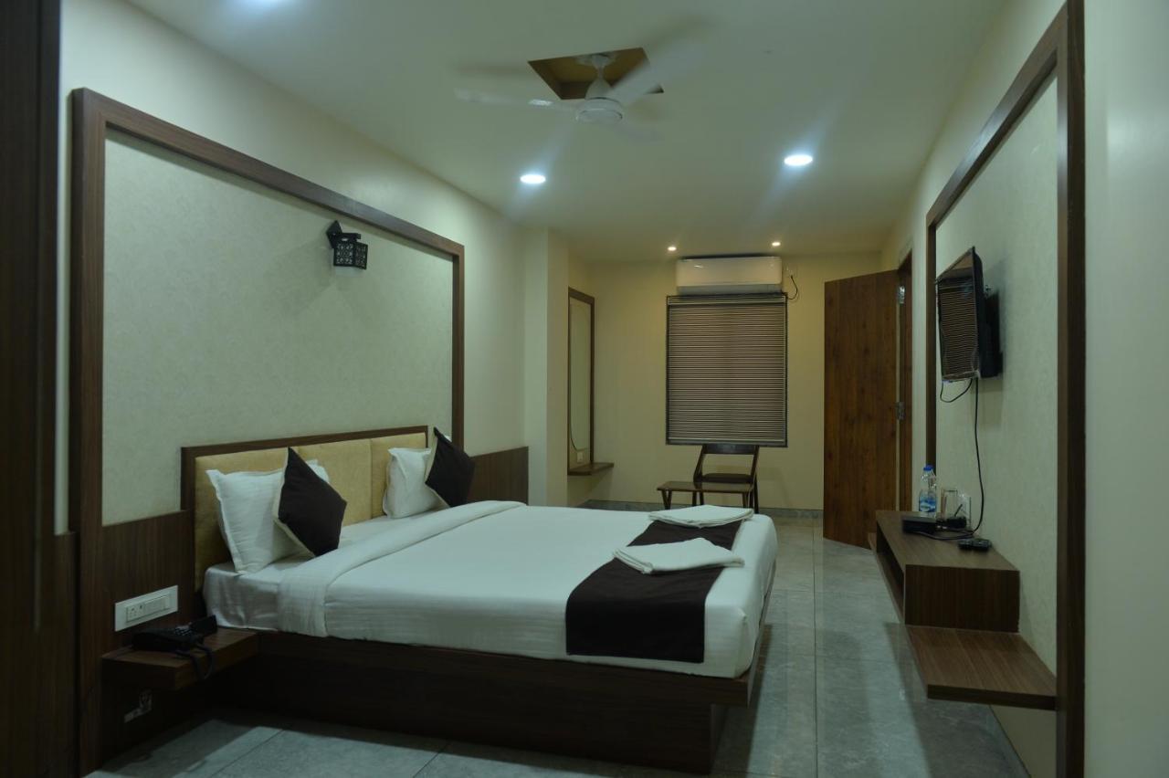 Hotel Sai Inn Rajpipla Dış mekan fotoğraf